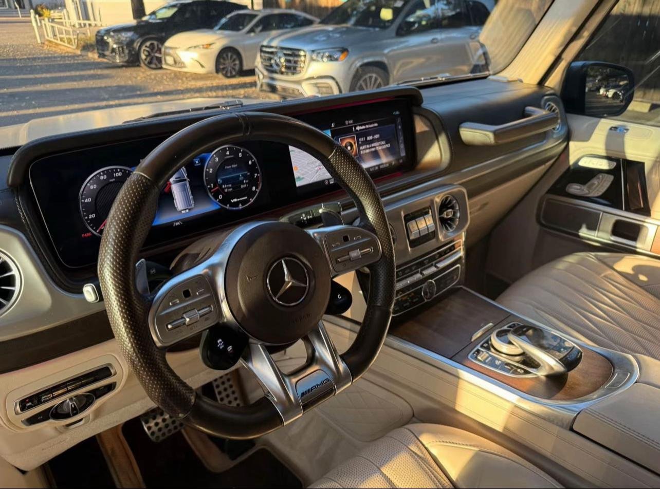 2021 MercedesBenz G class G 63 AMG 4MATIC Sport Utility 4D - Image 11