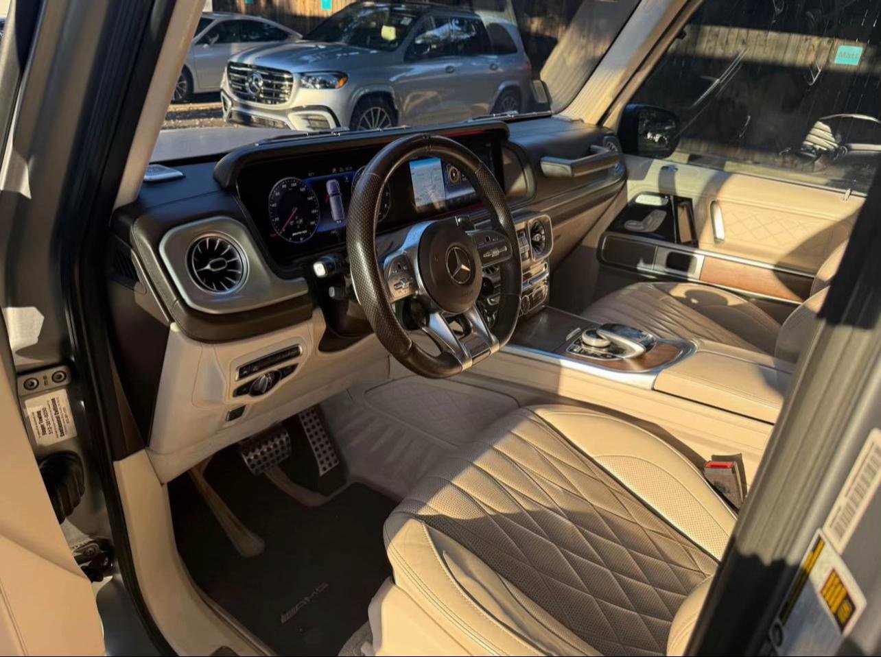 2021 MercedesBenz G class G 63 AMG 4MATIC Sport Utility 4D - Image 5