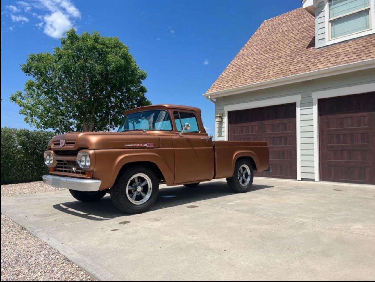 Classic beauty :1960 Ford -F-100 - Image 21