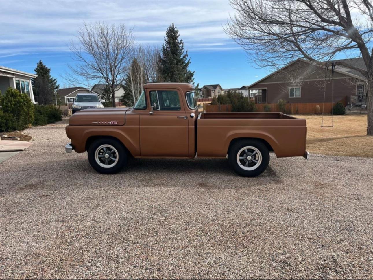 Classic beauty :1960 Ford -F-100 - Image 6