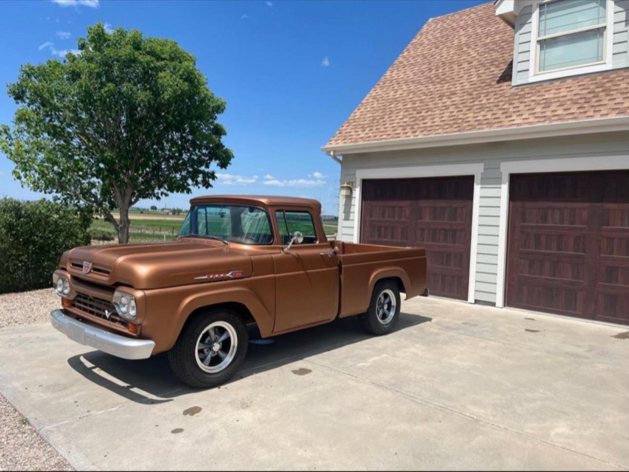 Classic beauty :1960 Ford -F-100 - Image 30