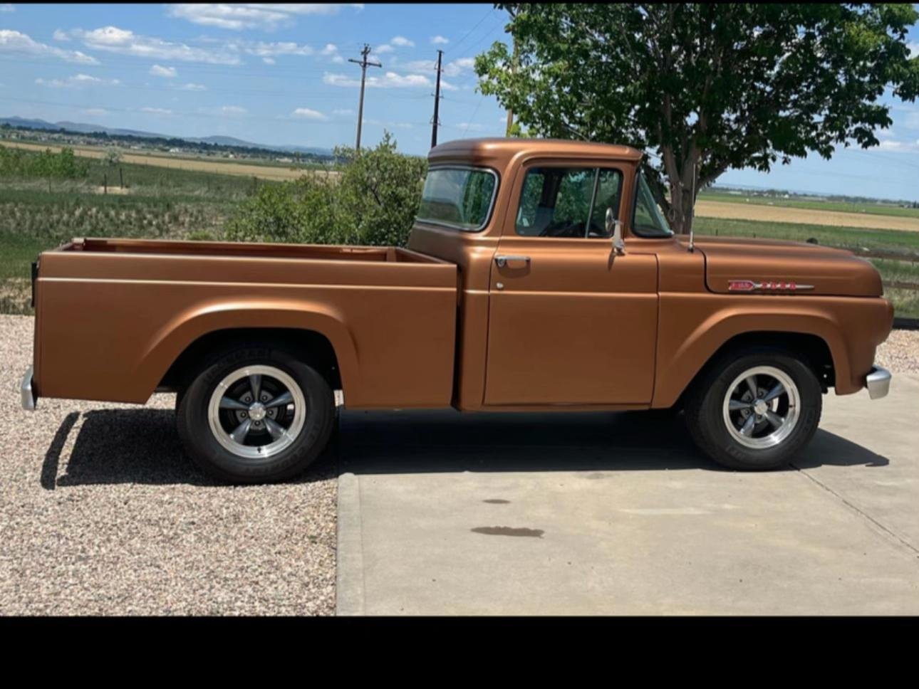 Classic beauty :1960 Ford -F-100 - Image 24