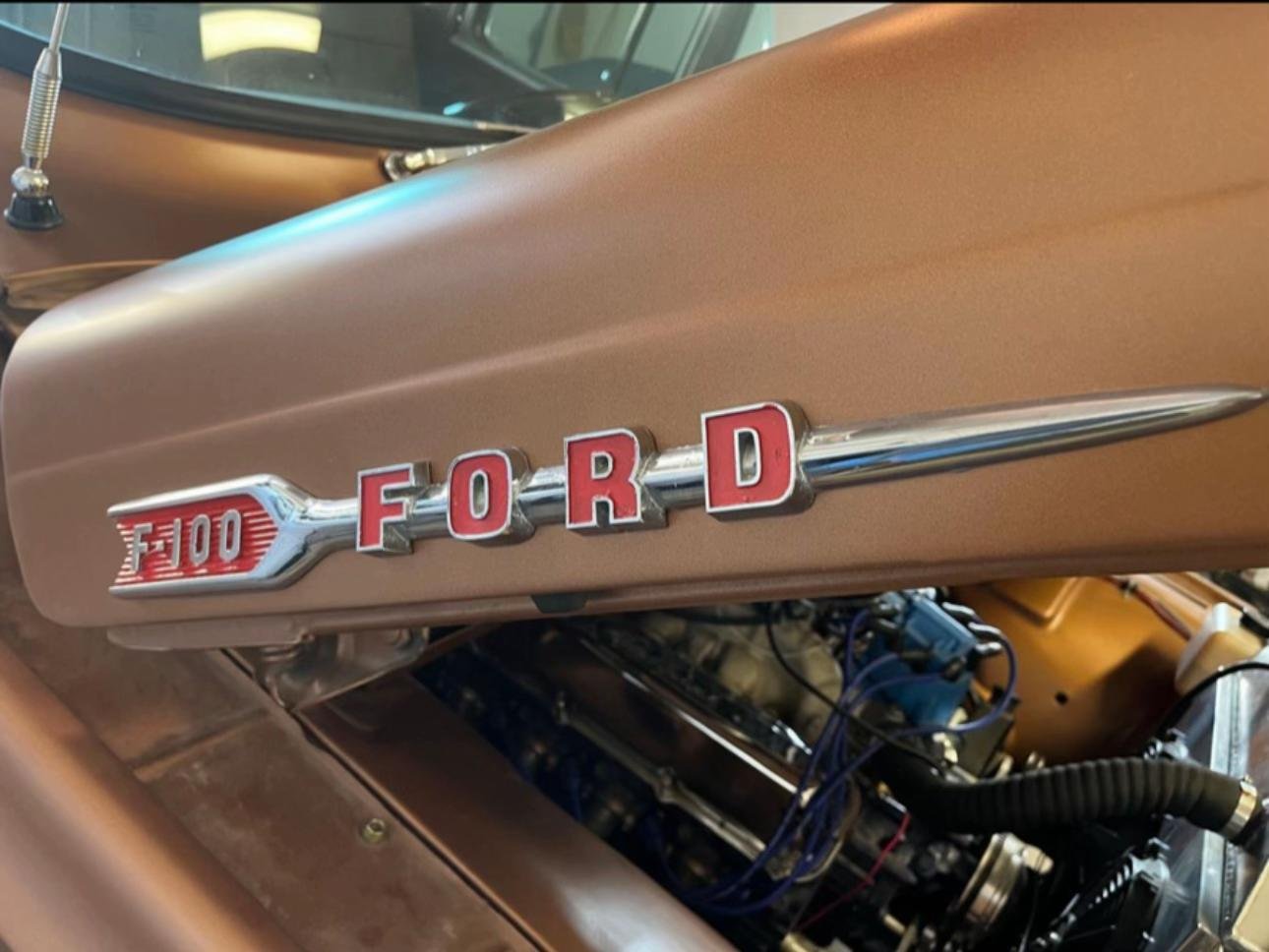 Classic beauty :1960 Ford -F-100 - Image 12