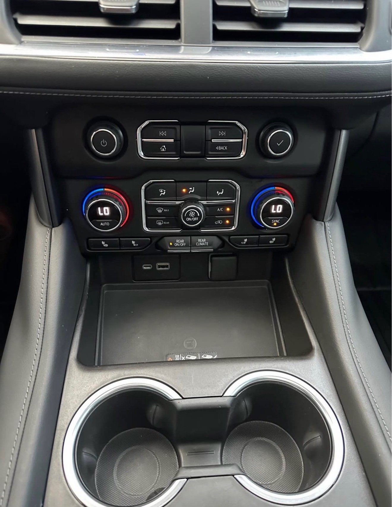 2021 Chevrolet Tahoe · LT Sport Utility 4D - Image 7