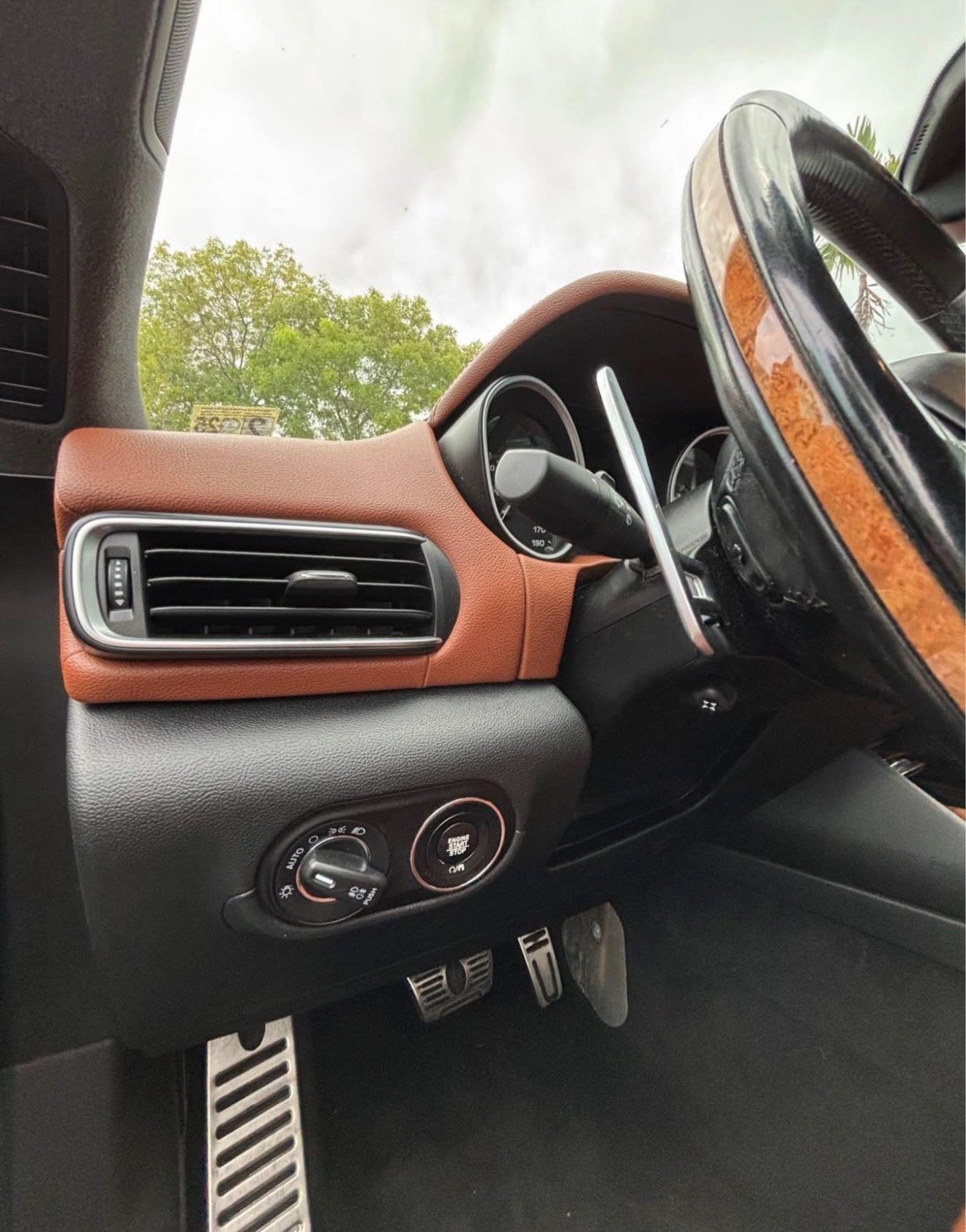 Maserati Levante 2017 V6 Power meets luxury in this Italian SUV. - Image 3