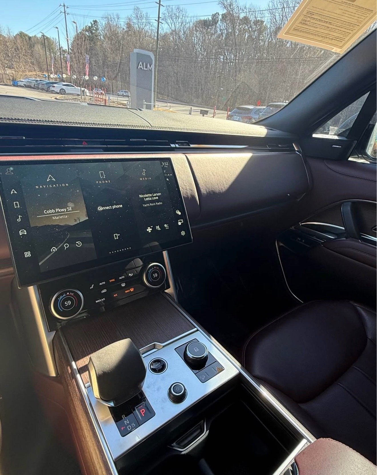 2023 Land rover Range Rover 4.6 Se Sport Utility 4D - Image 4
