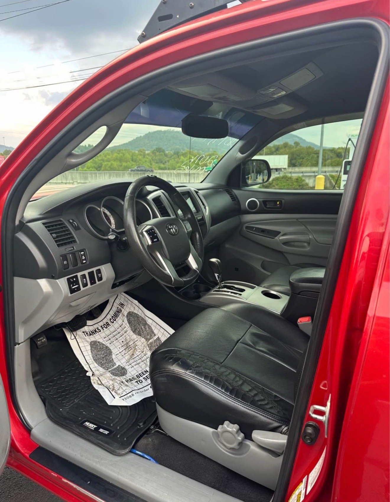2012 Toyota Tacoma V6 4x4 – TRD Sport - Image 14