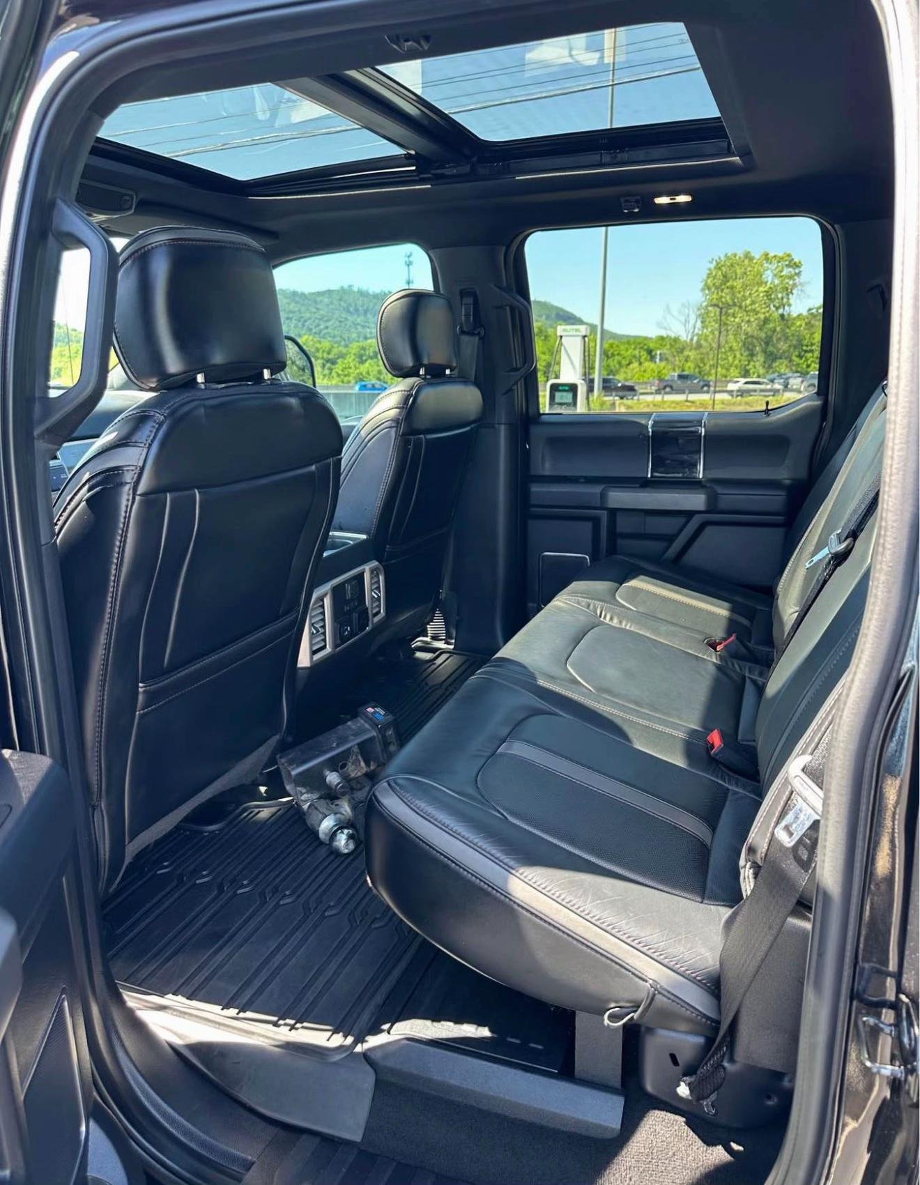 2020 Ford F250 Super Duty Crew Cab Platinum Pickup 4D 6 3/4Ft - Image 7