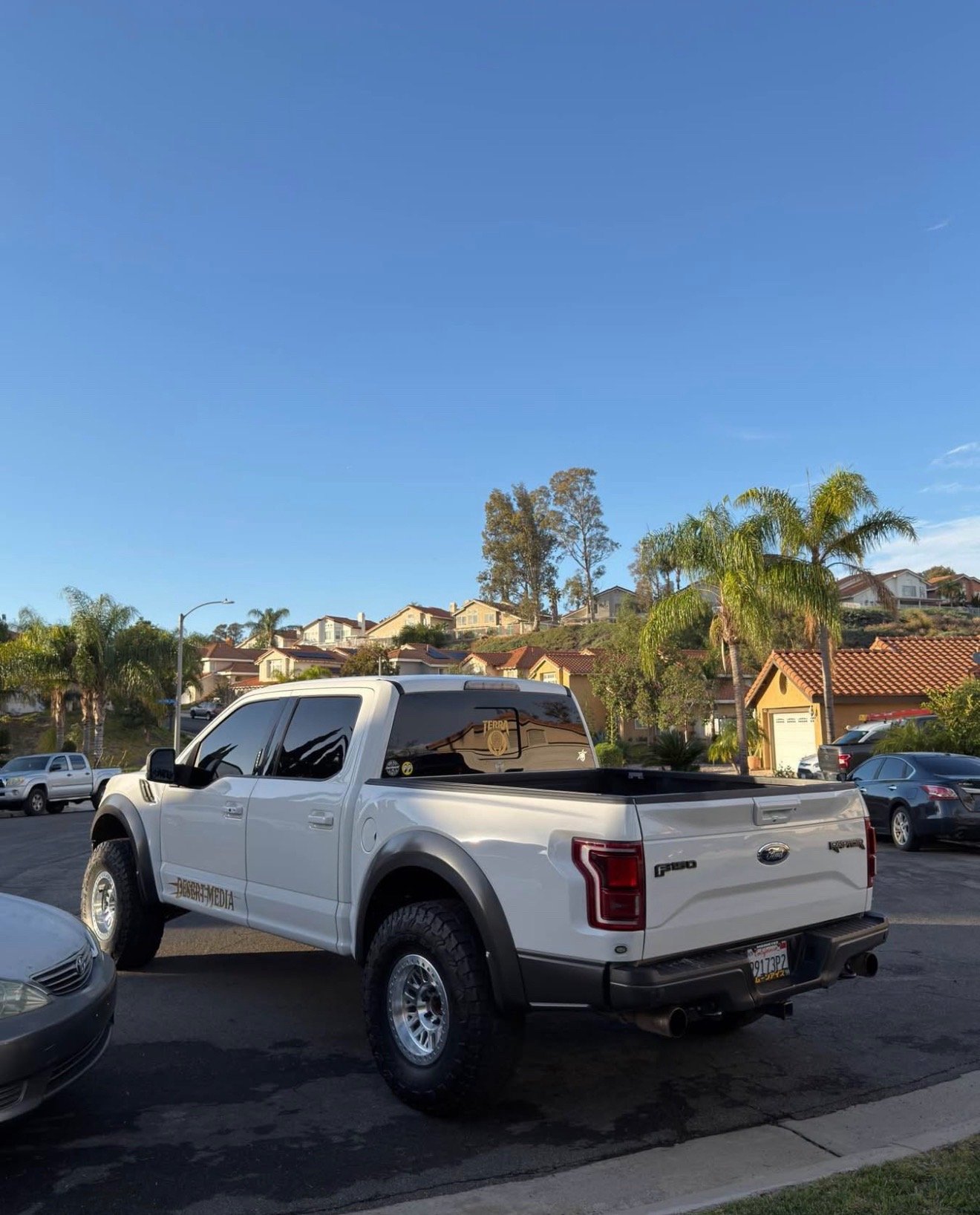 2017 Ford F-150 Super Crew Raptor Pickup 4D 5 1/2 ft - Image 15