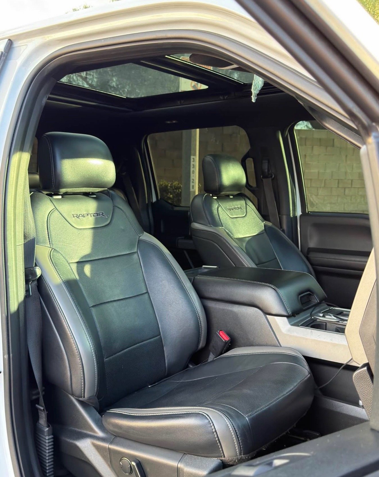 2017 Ford F-150 Super Crew Raptor Pickup 4D 5 1/2 ft - Image 7