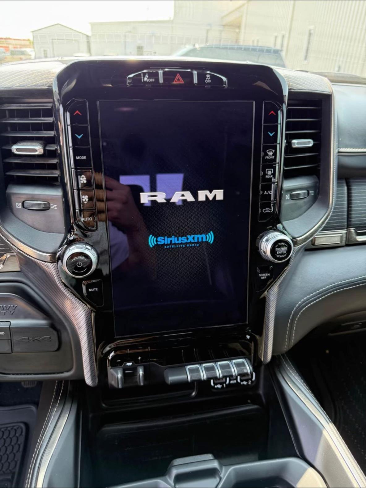 💪🔥 2021 RAM 2500 Limited Mega Cab - Image 7