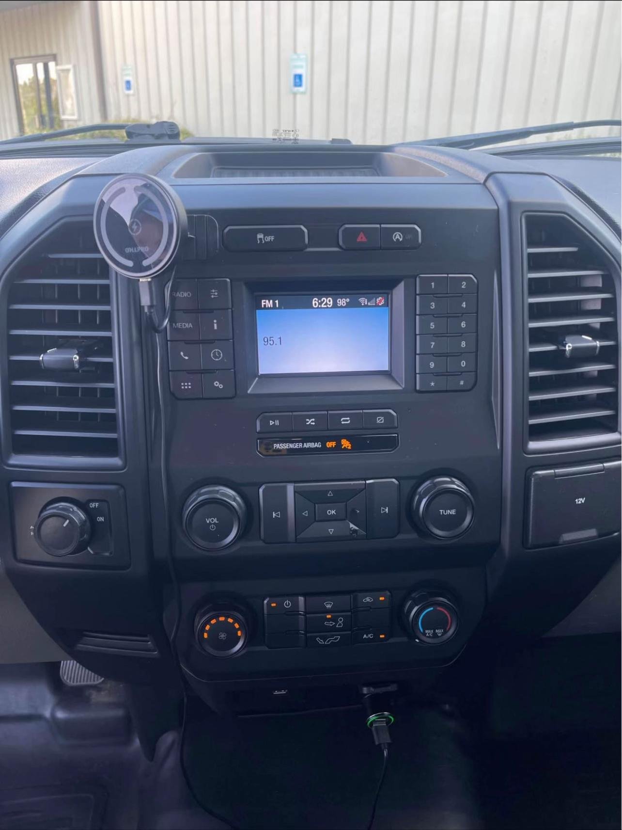 2019 Ford F-150 Xl Pickup 2D 6 1 /2 Ft - Image 4