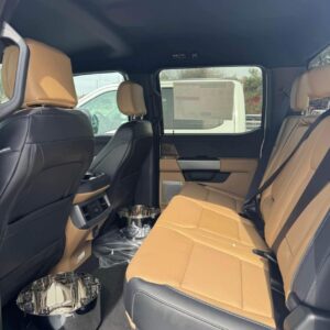 Alternative view of 2026 Ford F450 Drw Lariat Oxford white