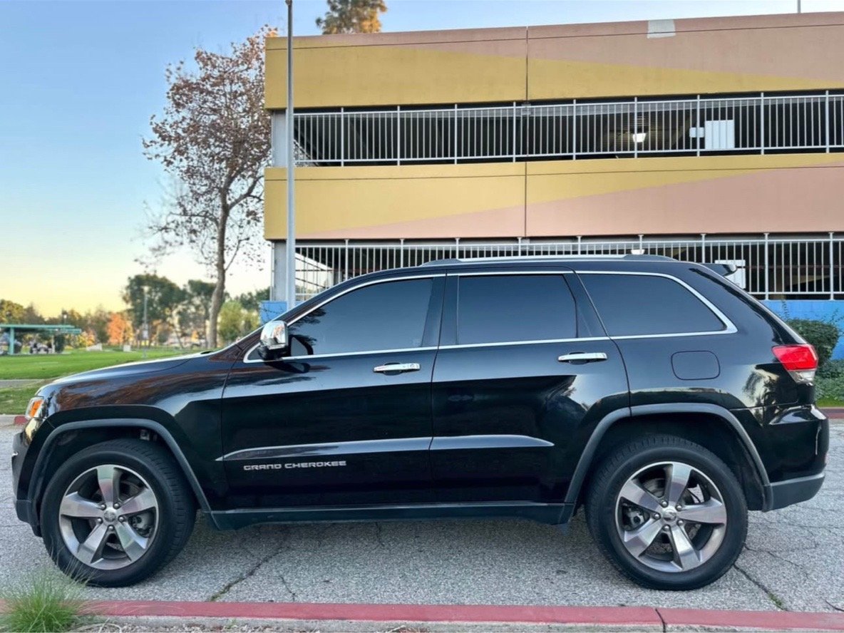 2016 Jeep Gran Cherokee limited i - Image 2