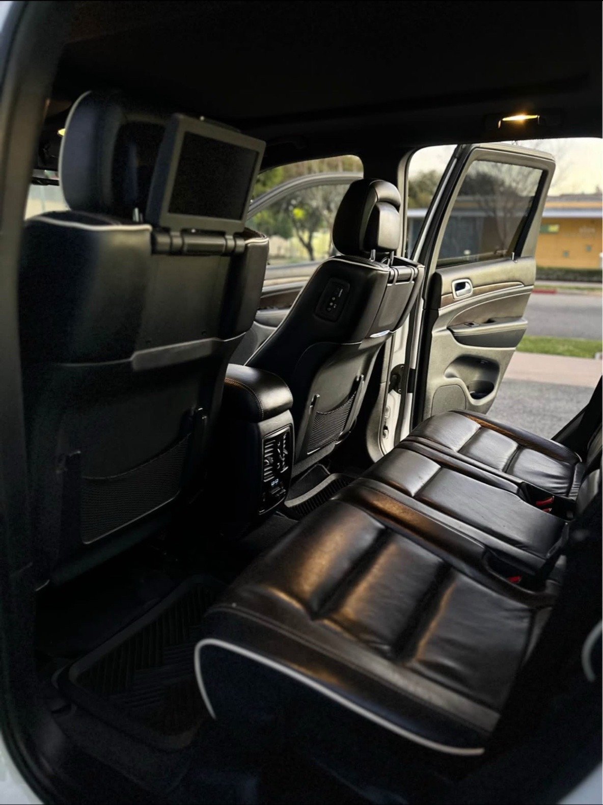 2015 JEEP GRAND CHEROKEE OVERLAND 4x4 OVERLAND - Image 13