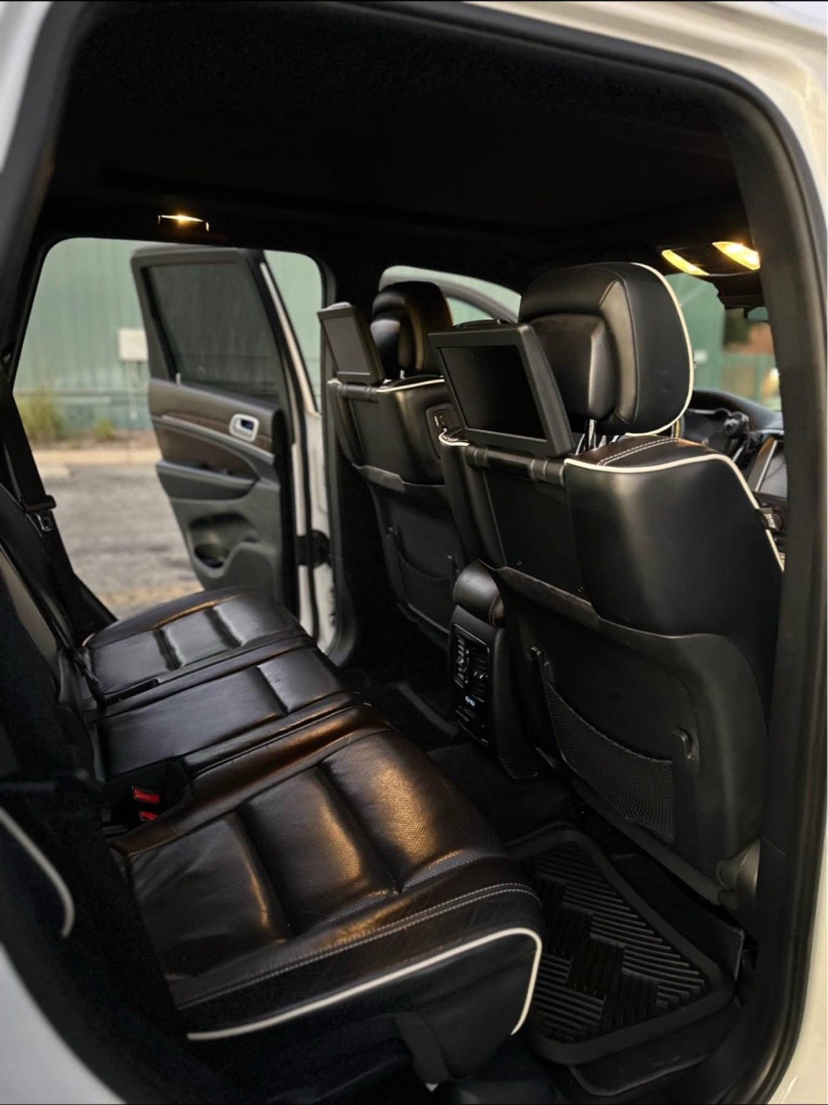 2015 JEEP GRAND CHEROKEE OVERLAND 4x4 OVERLAND - Image 12