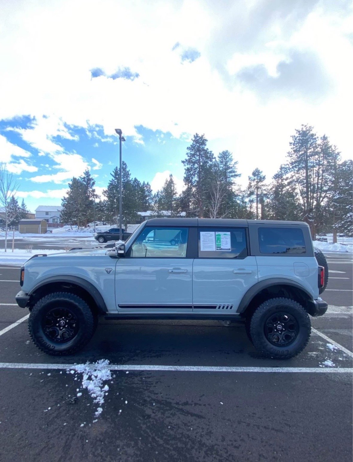 Super clean 2021 Ford Bronco First Edition with the 2.7L EcoBoost V6 - Image 8
