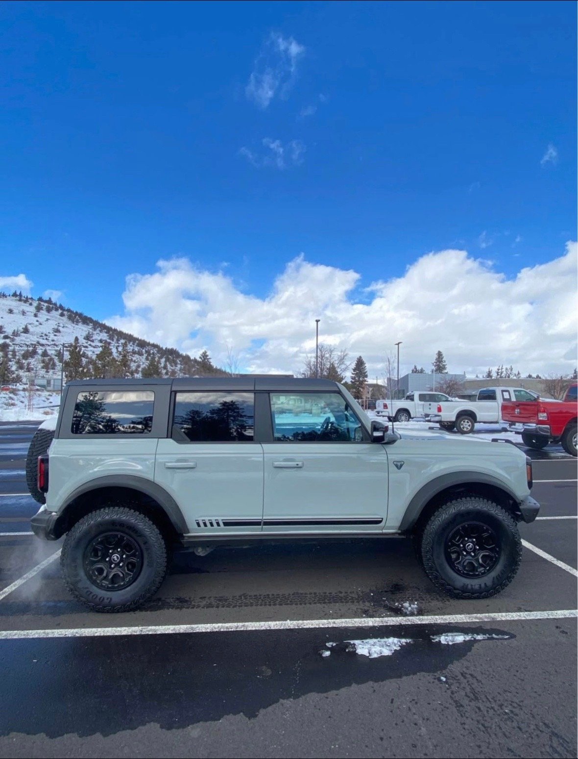 Super clean 2021 Ford Bronco First Edition with the 2.7L EcoBoost V6 - Image 3
