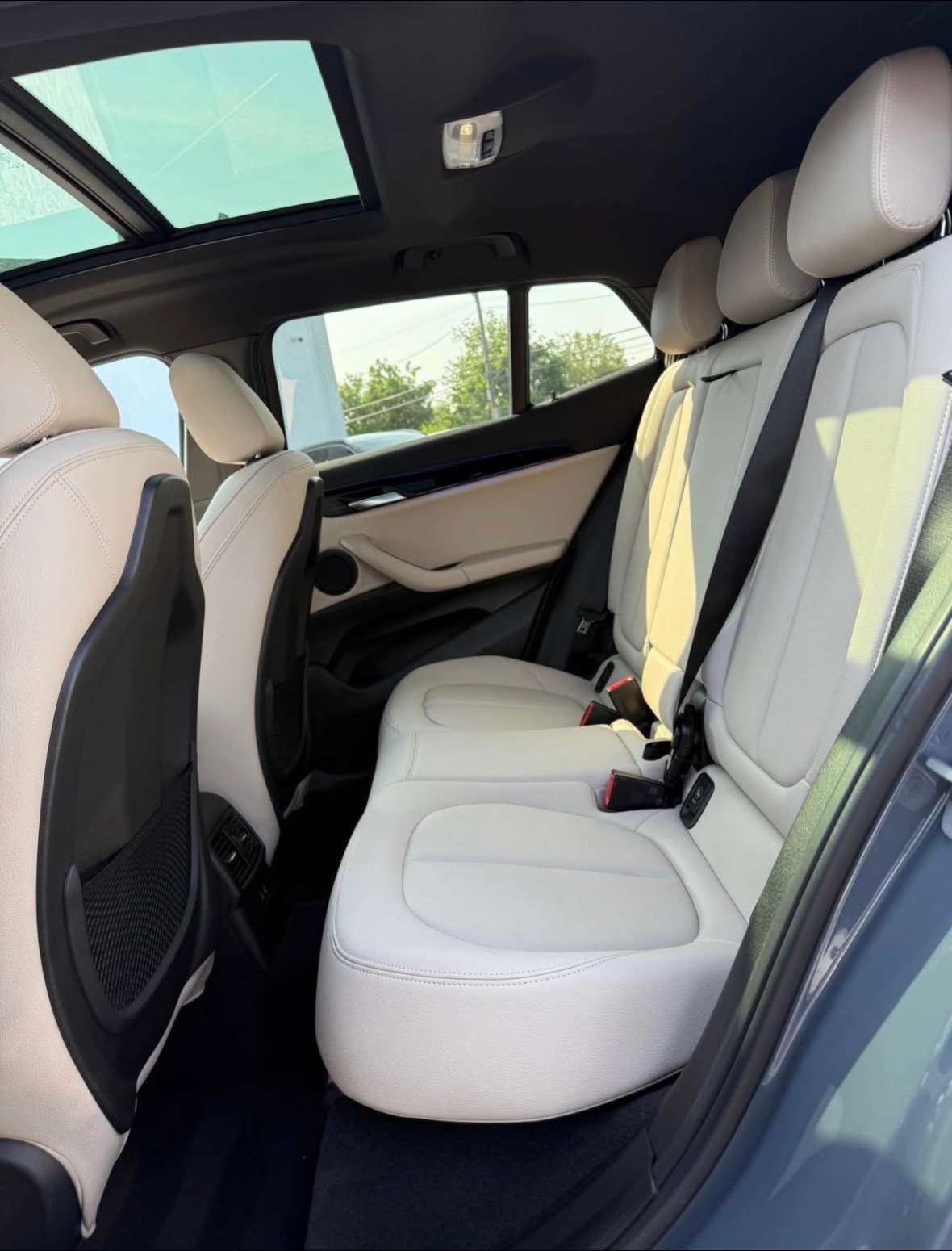 2022 BMW X2 Drive28i Sport Utility 4D - Image 4