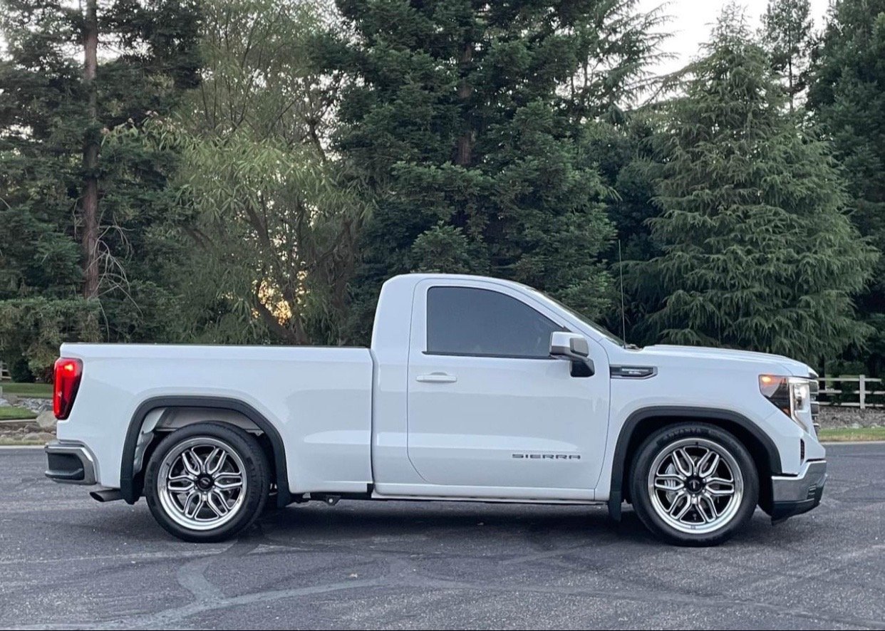 2023 GMC Sierra regular cab short bed 2.7 turbocharged - Image 5