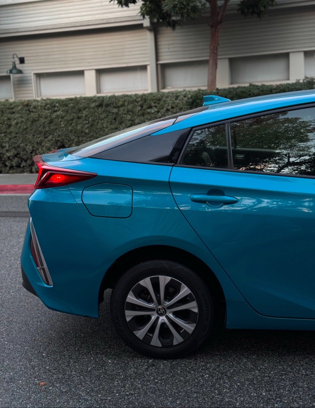 2017 Prius Prime (Premium configuration) - - Image 15