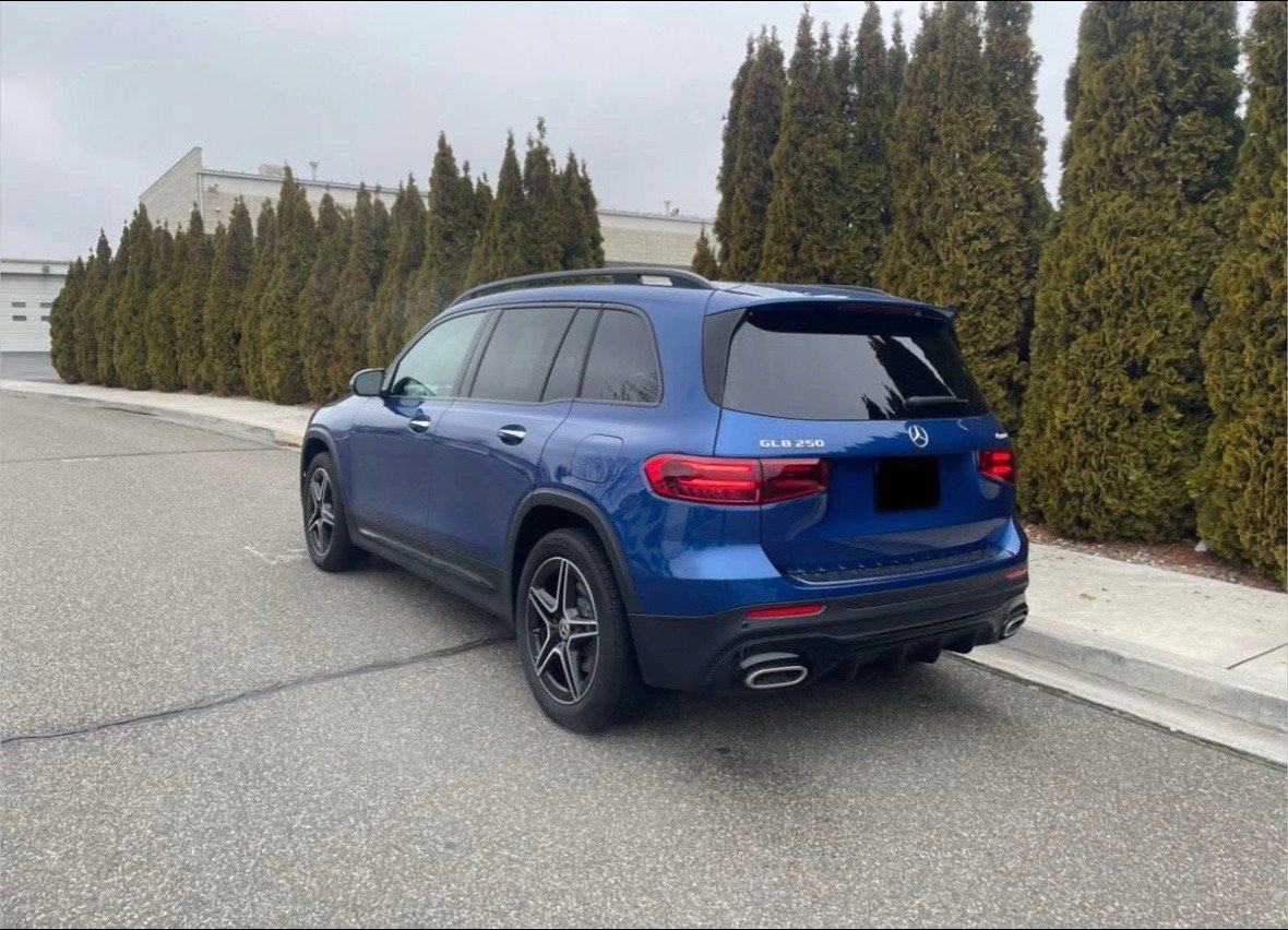 2025 Mercedes-Benz GLB 250 4MATIC - - Image 2