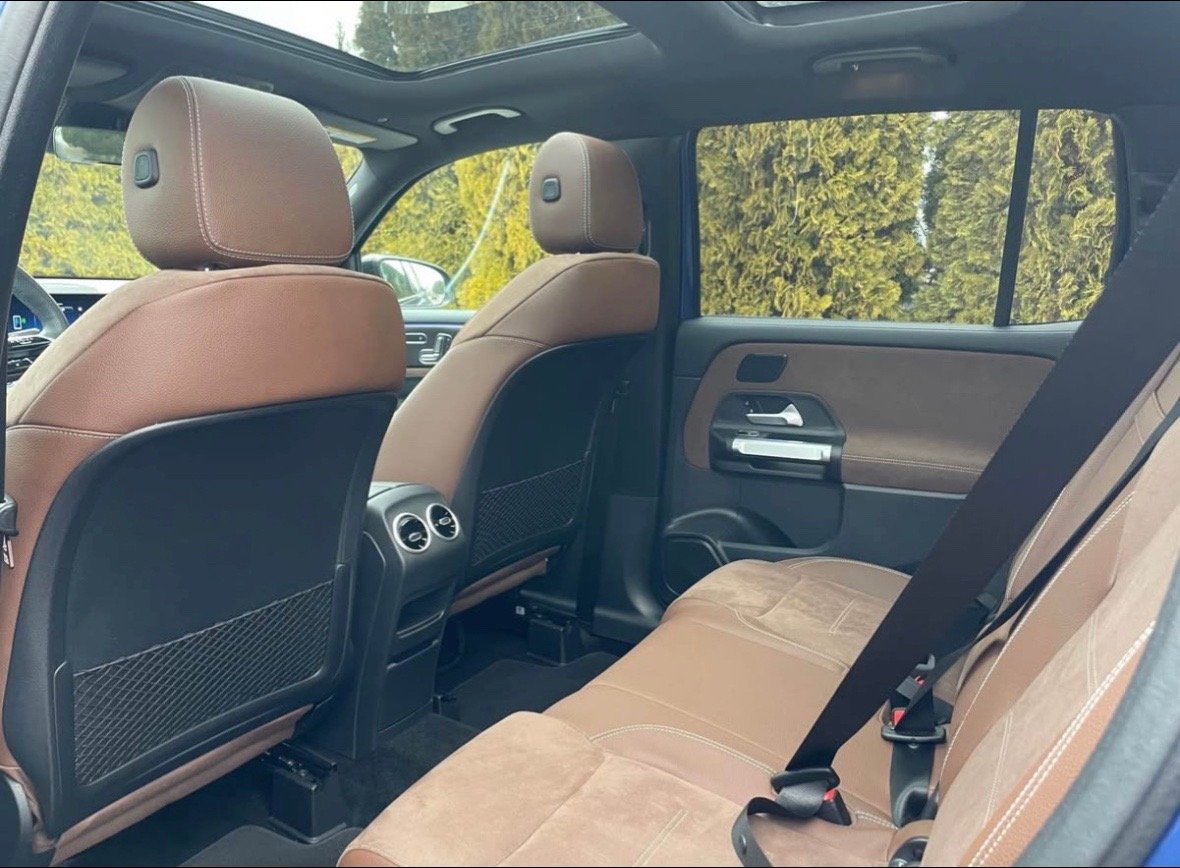 2025 Mercedes-Benz GLB 250 4MATIC - - Image 3
