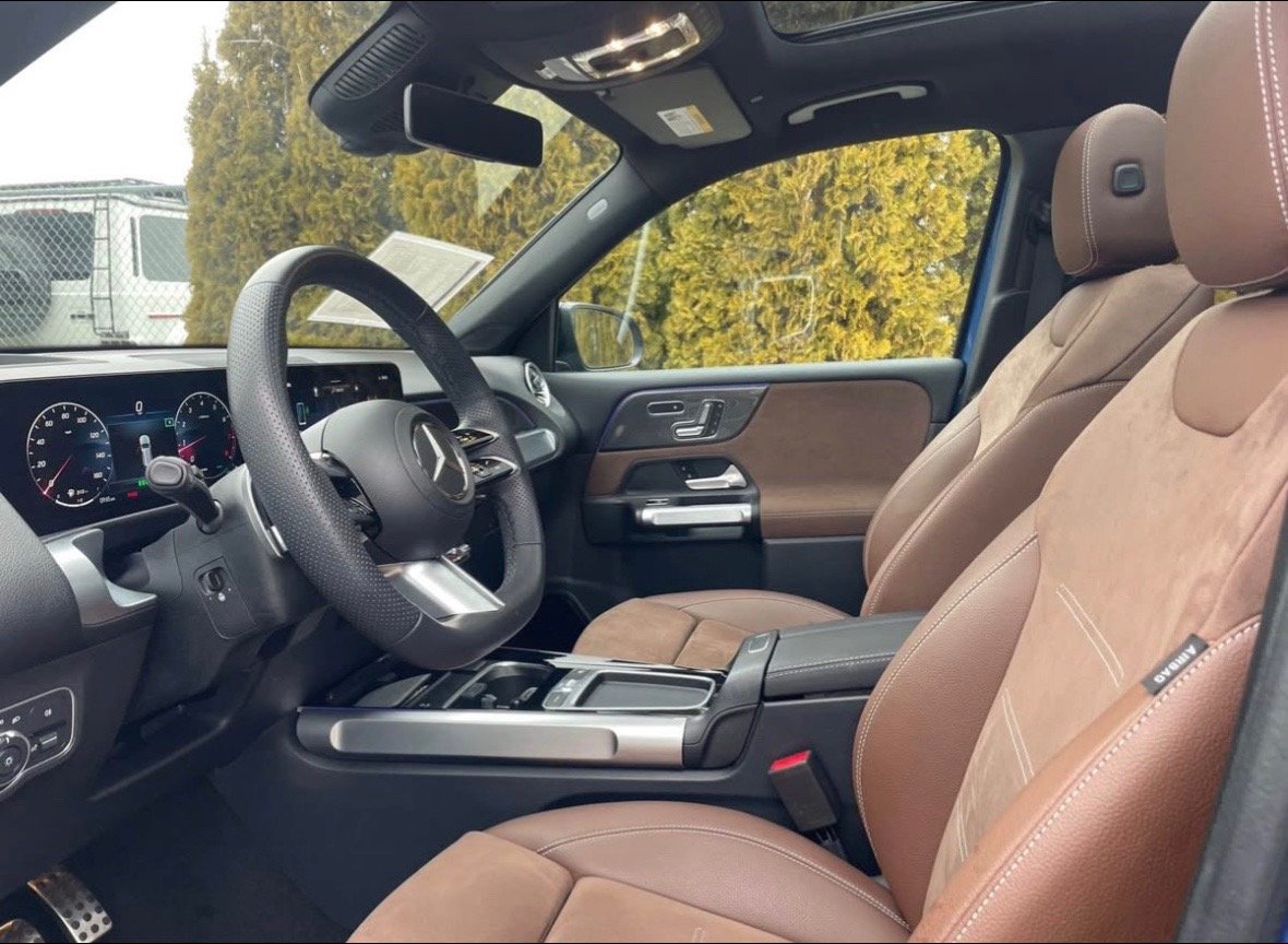 2025 Mercedes-Benz GLB 250 4MATIC - - Image 6