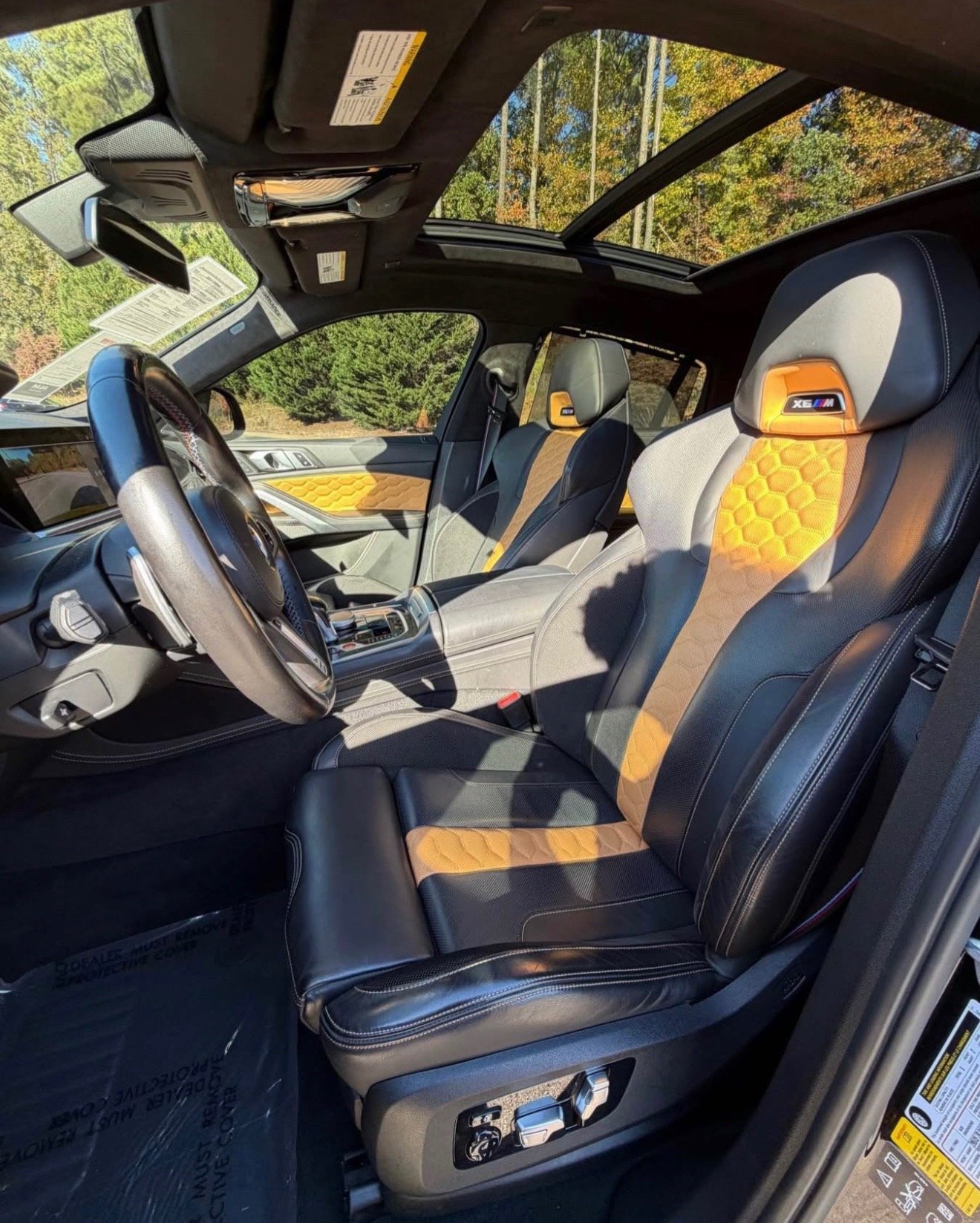 2022 BMW X6 M c
Competition Sport Utility 4D - Image 8
