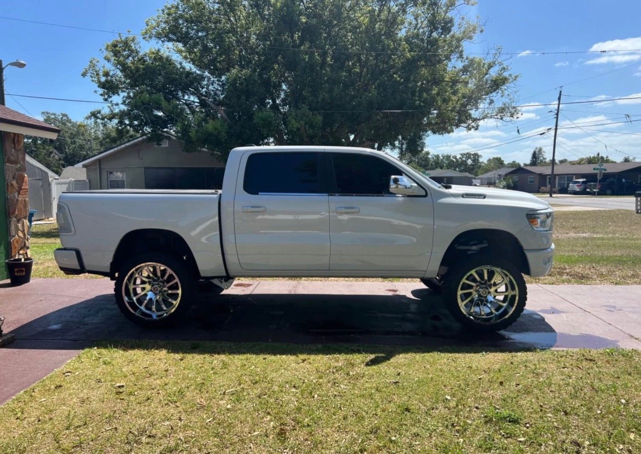 2020 Ram 1500 Crew Cab Big horn - Image 2