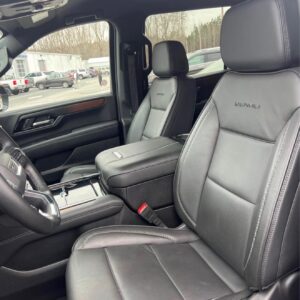 Alternative view of 2025 GMC Yukon Xl Denali Sport