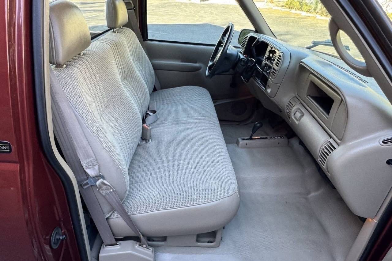 2023 Cadillac Escalade Sport Platinum ✨ 6.2L V8 | 4WD 1 Owner - Image 9
