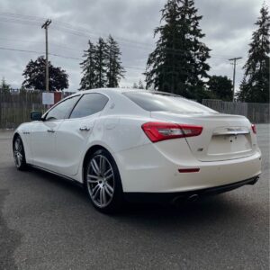 Alternative view of 2014 MASERATI GHIBLI