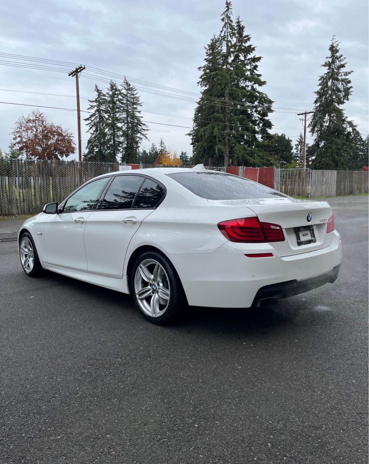 2013 BMW 5 Series · 550i xDrive Sedan 4D - Image 12