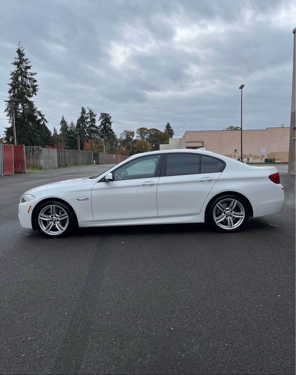 2013 BMW 5 Series · 550i xDrive Sedan 4D - Image 5
