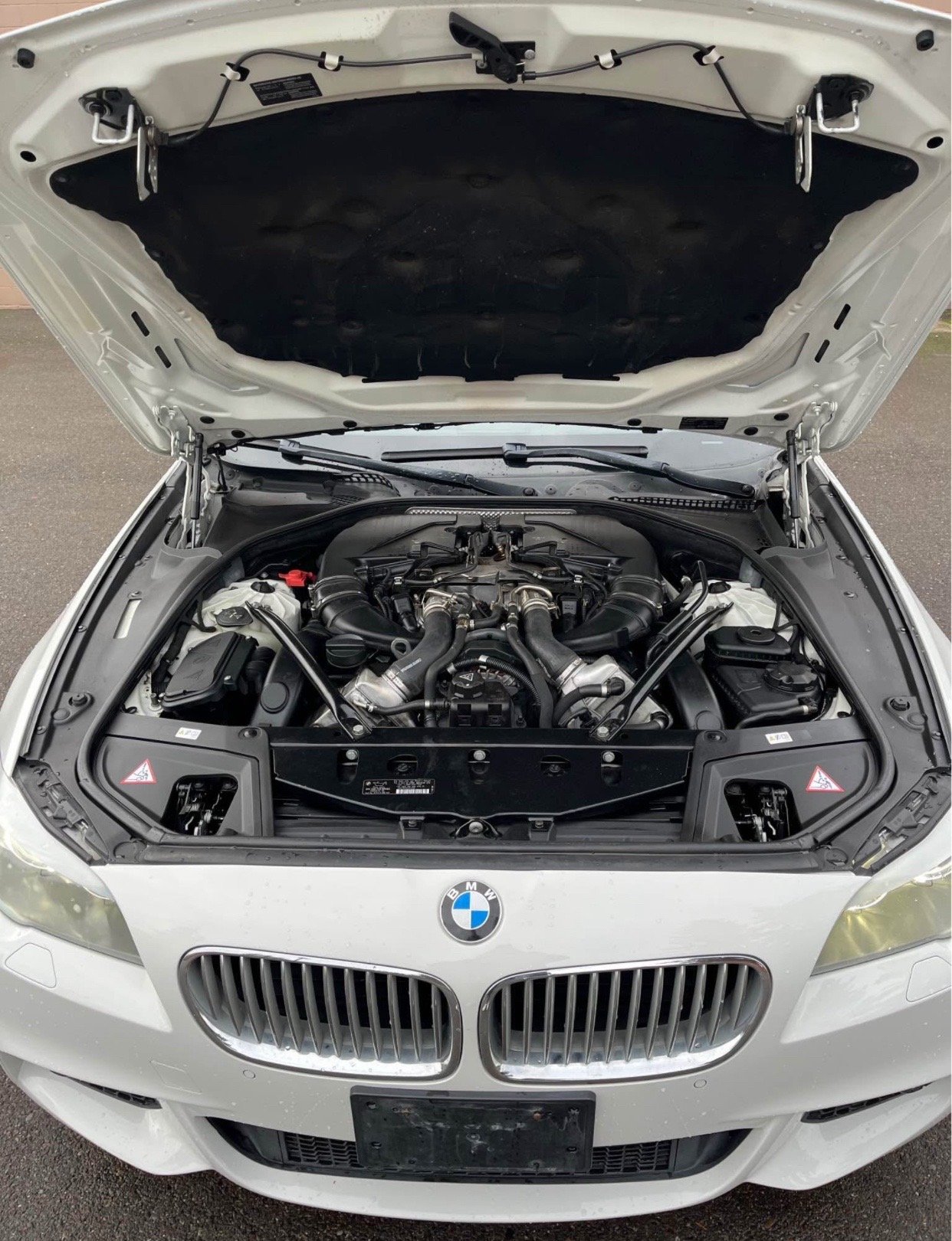 2013 BMW 5 Series · 550i xDrive Sedan 4D - Image 13