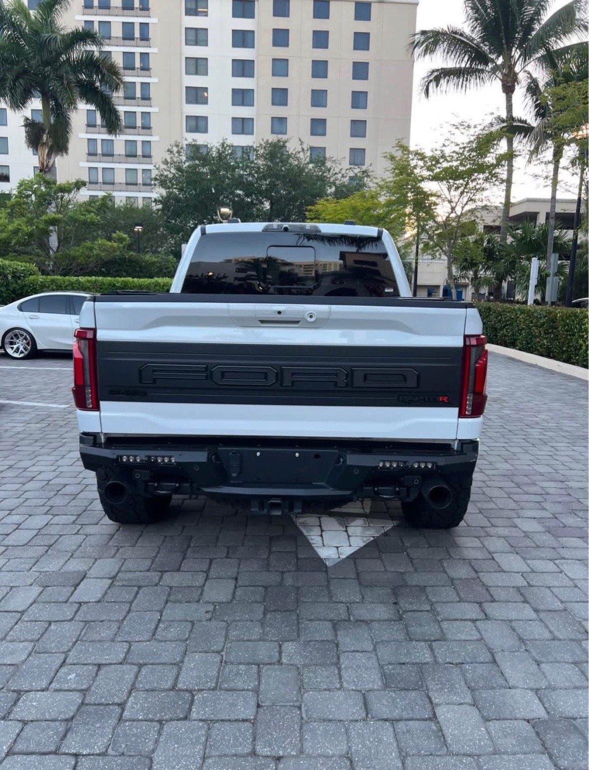 2025FordF150 - Image 2