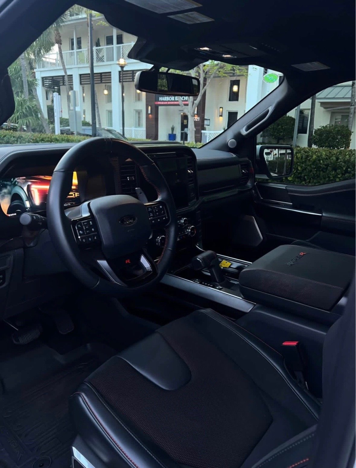 2025FordF150 - Image 4