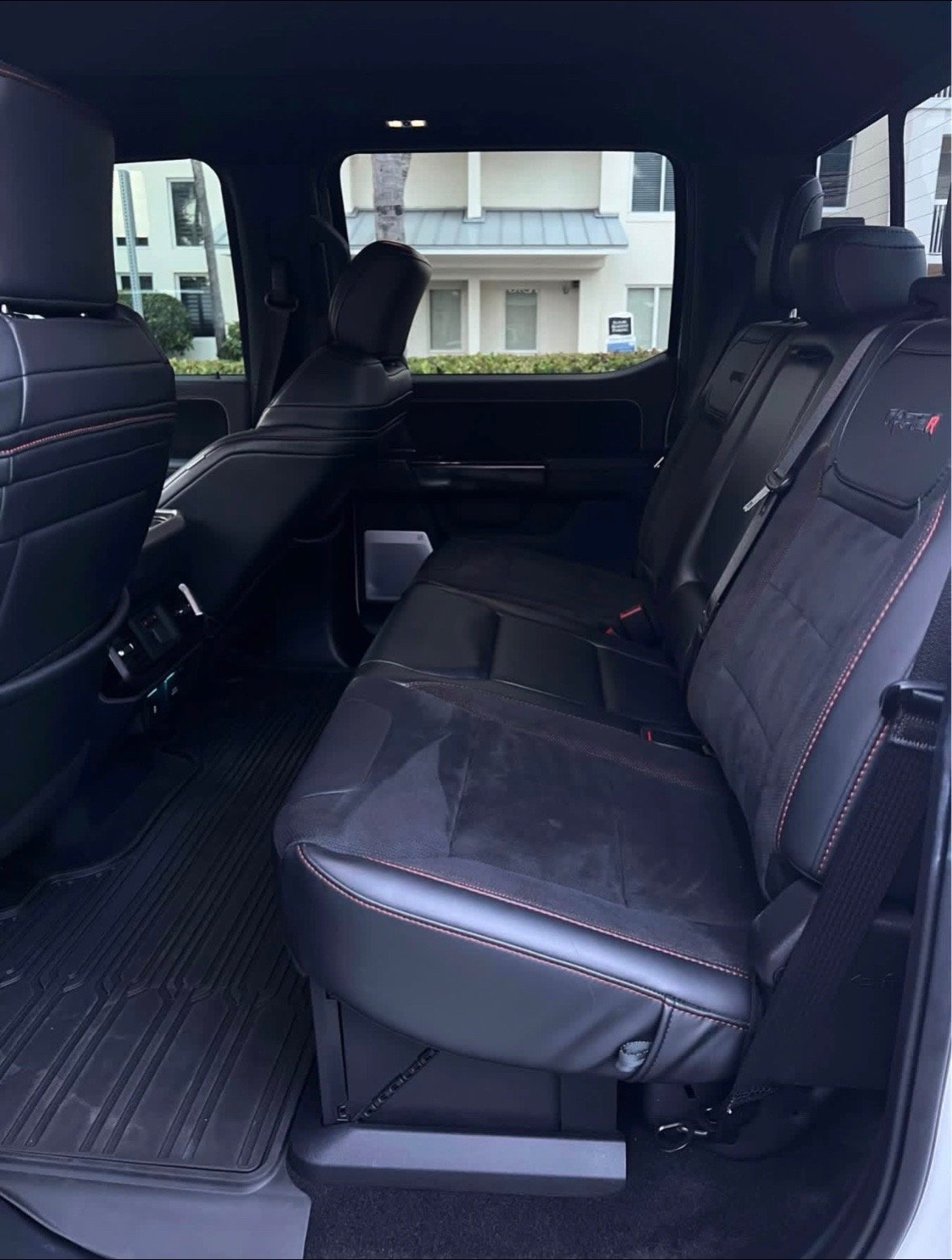 2025FordF150 - Image 11