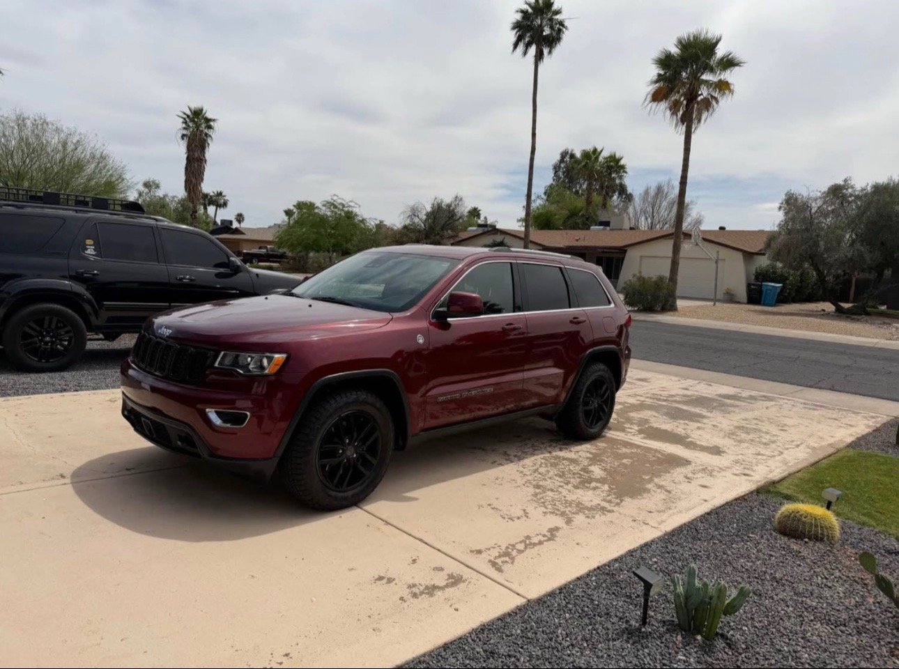 2020 Jeep Grand Cherokee · North Sport Utility 4D Red - Image 3