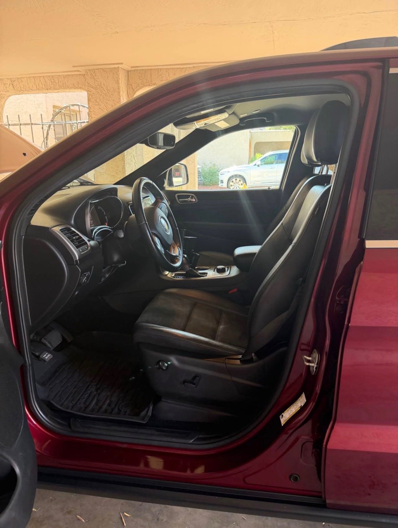2020 Jeep Grand Cherokee · North Sport Utility 4D Red - Image 6