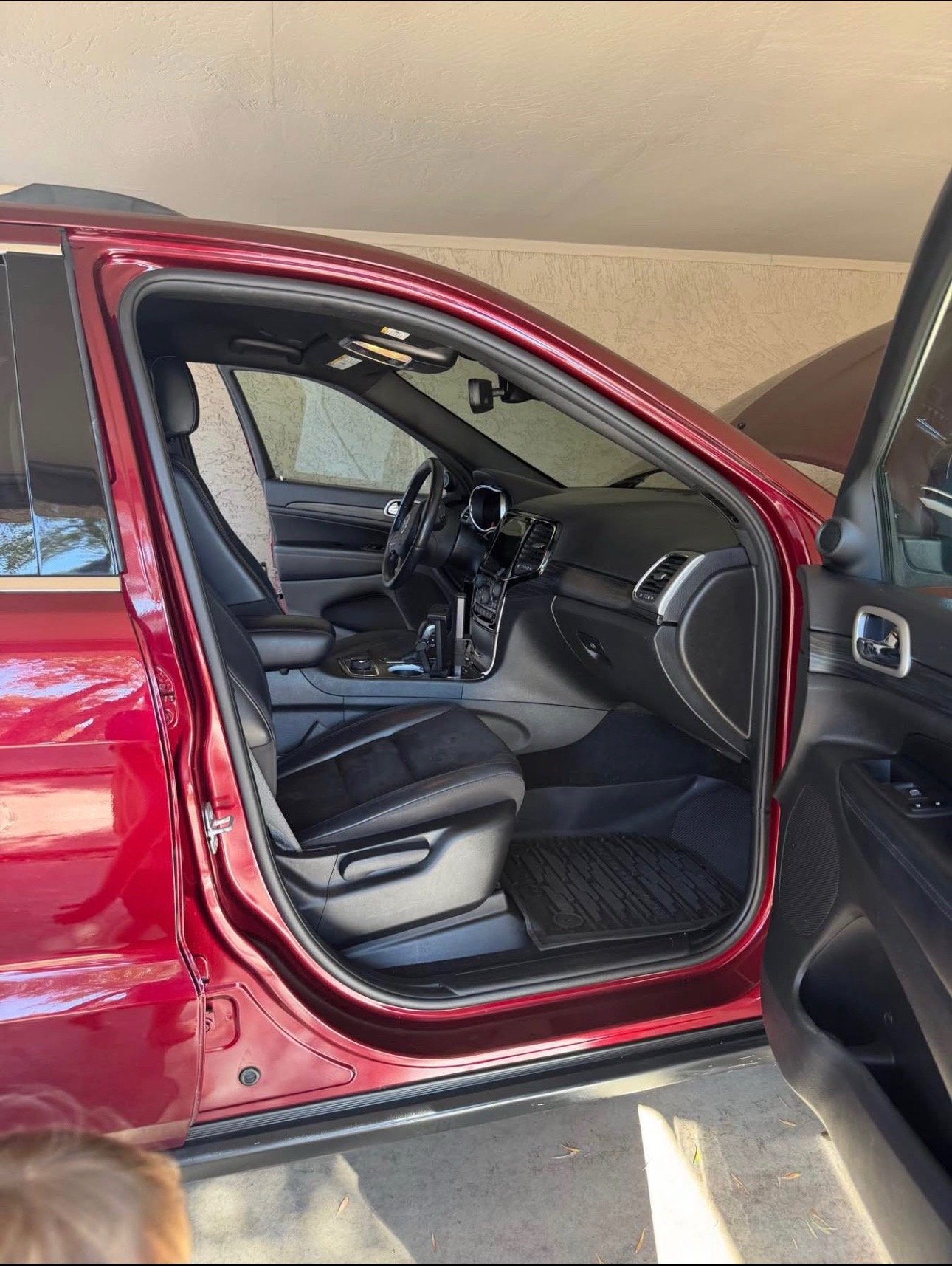 2020 Jeep Grand Cherokee · North Sport Utility 4D Red - Image 10