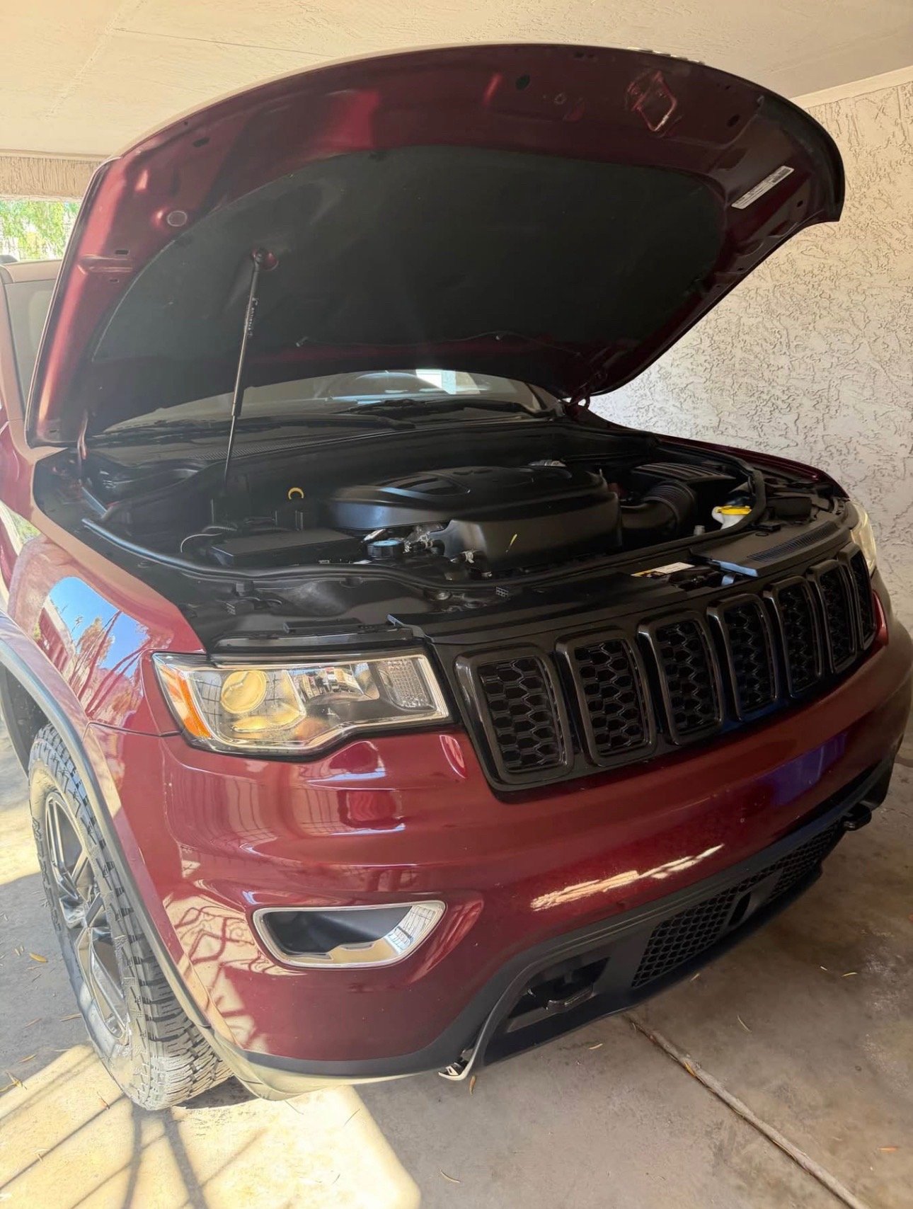 2020 Jeep Grand Cherokee · North Sport Utility 4D Red - Image 7