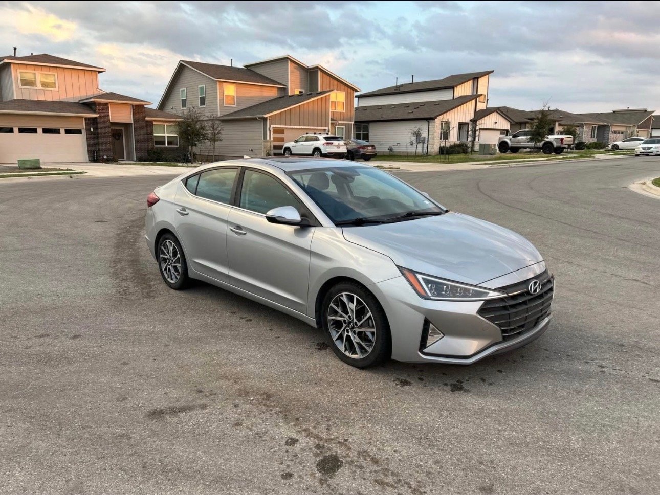 2020 Hyundai Elantra - Image 2