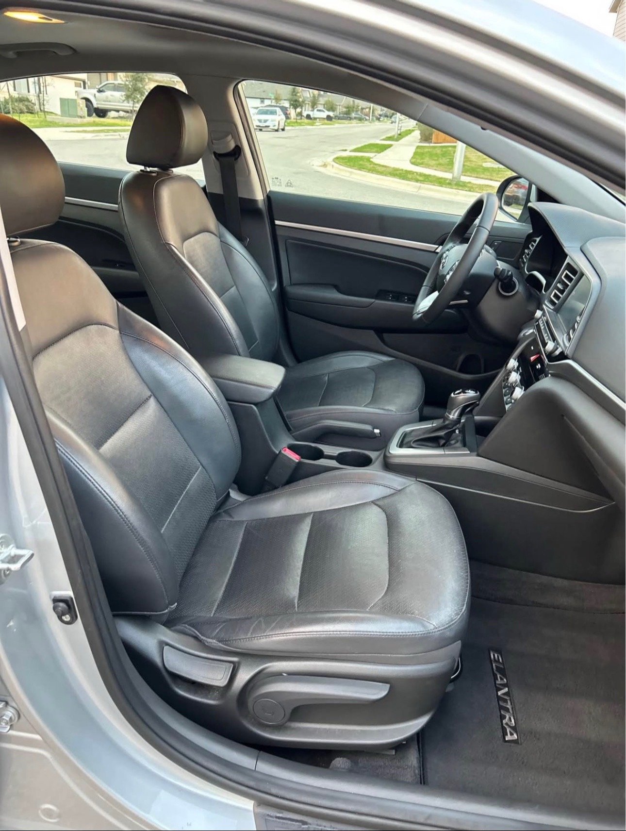 2020 Hyundai Elantra - Image 7