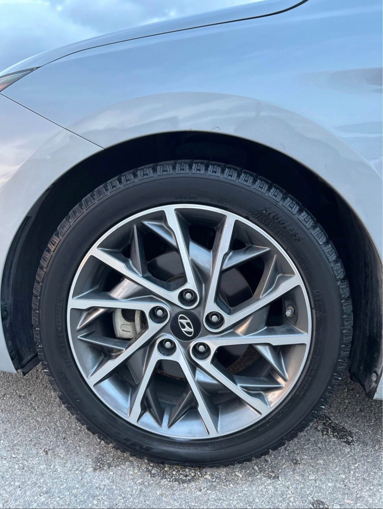 2020 Hyundai Elantra - Image 9