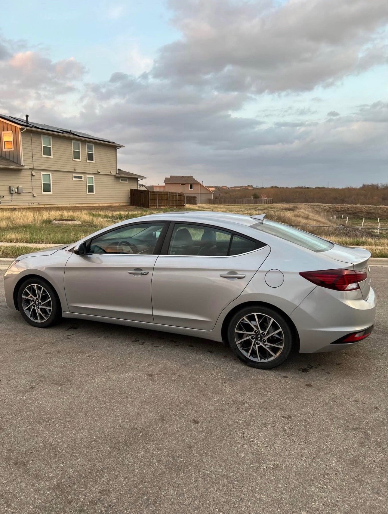 2020 Hyundai Elantra - Image 4