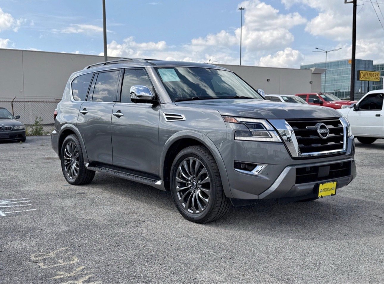 2023 Nissan Armada - Image 3