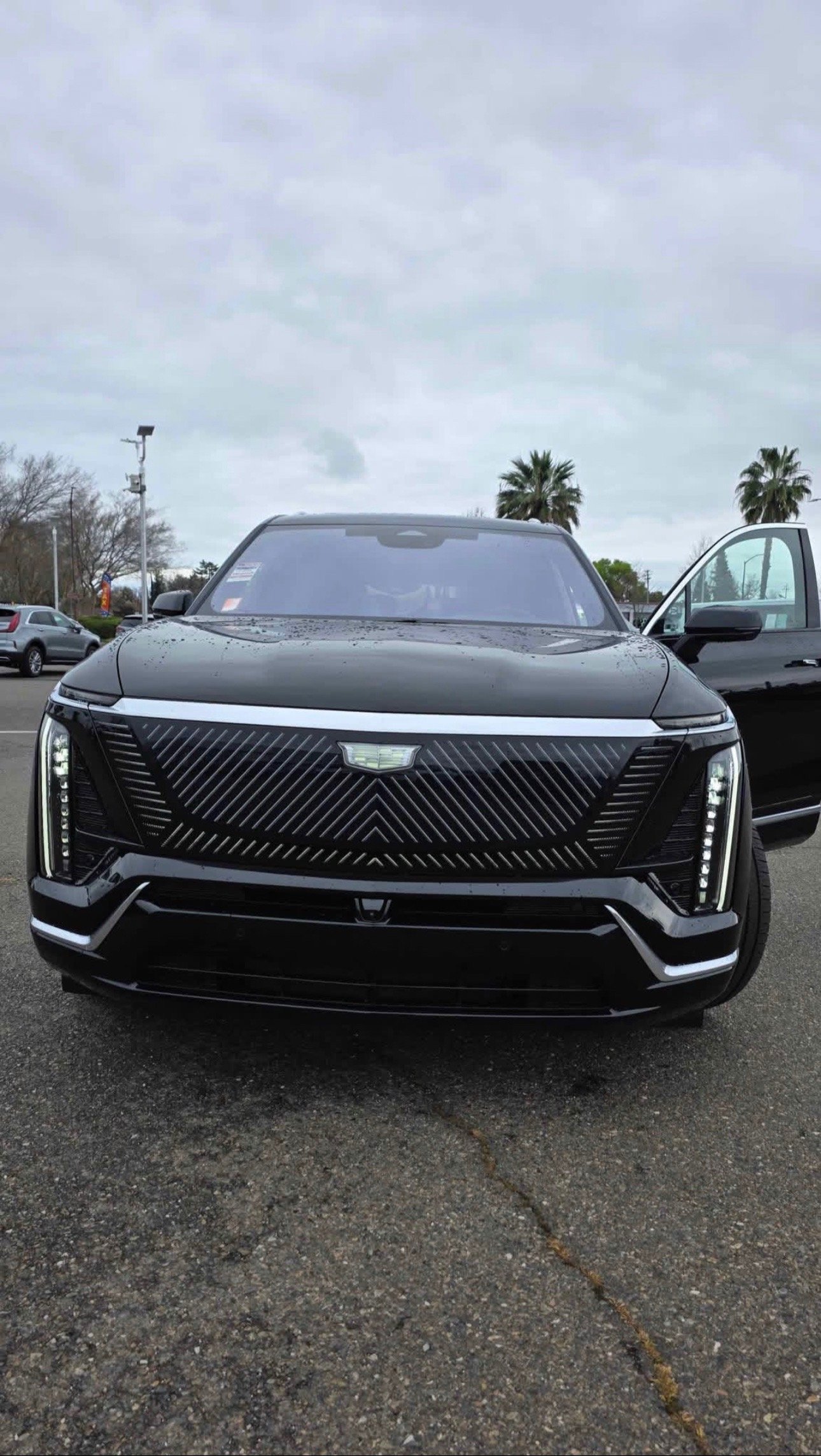 2026 Cadillac vistiq · Premium luxury - Image 3