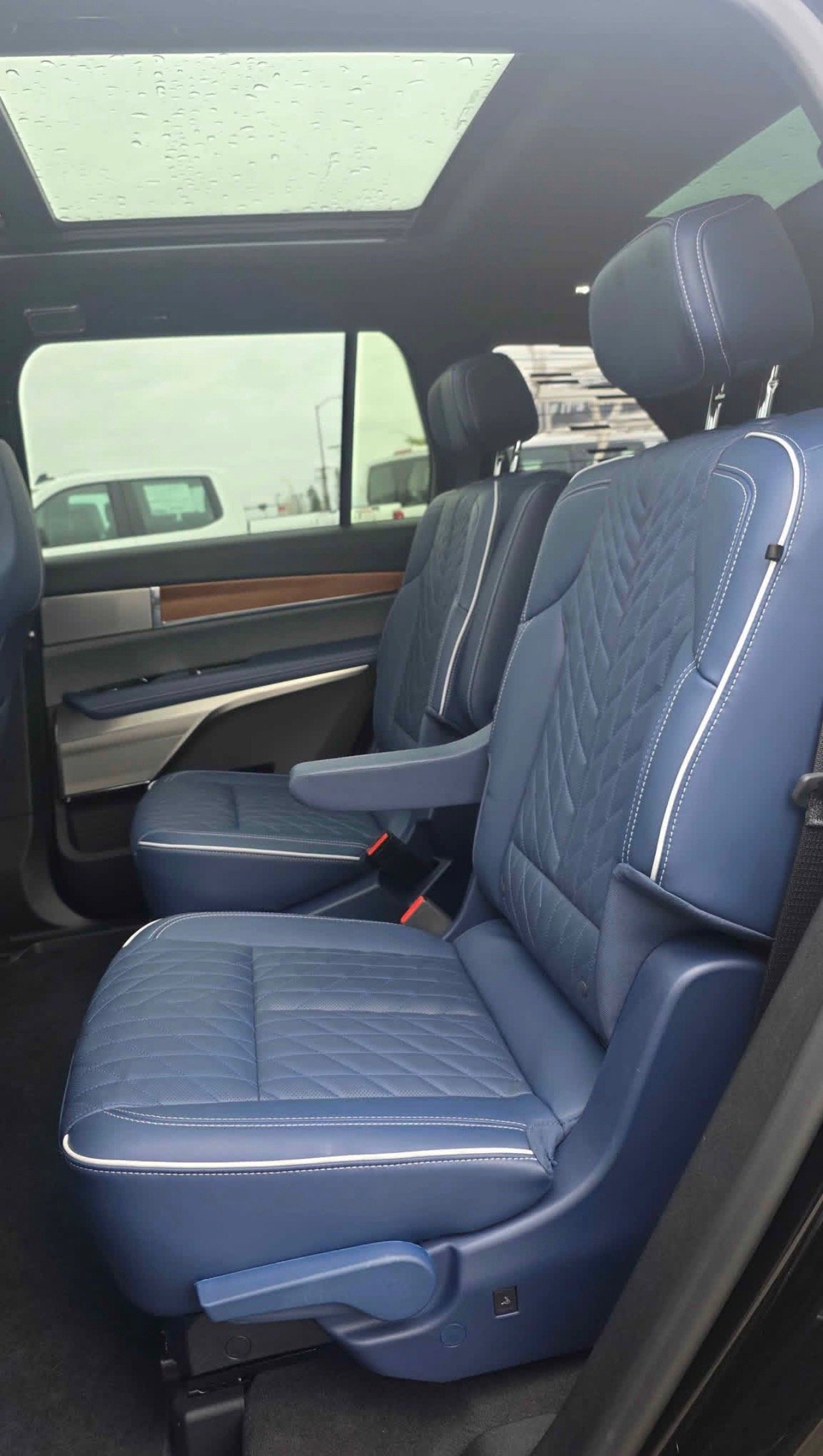 2026 Cadillac vistiq · Premium luxury - Image 12